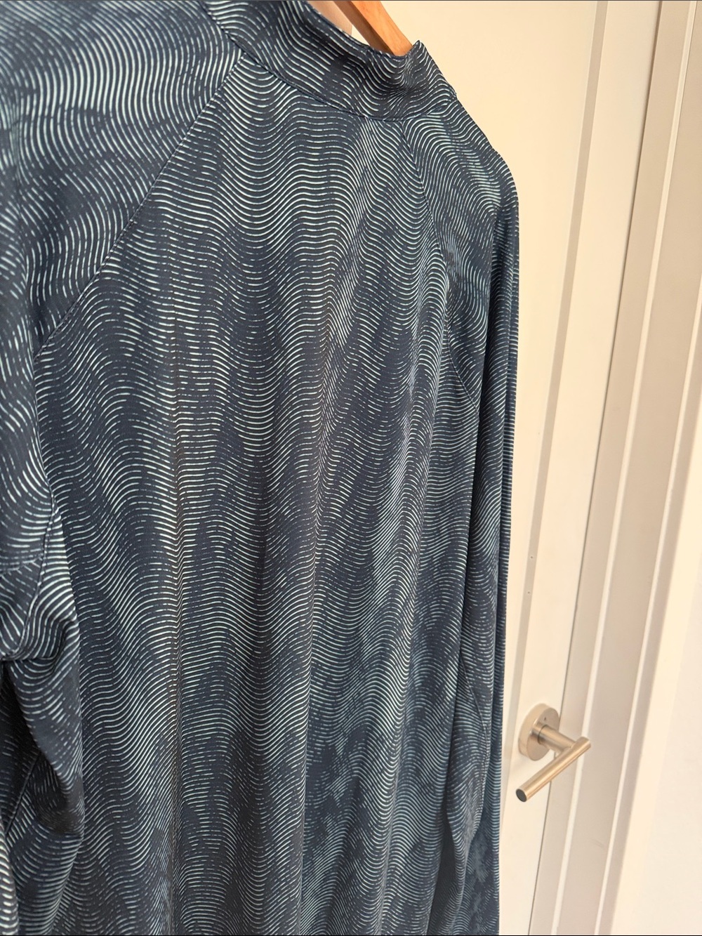 L.L. Bean Women's Teal Wave-Print Long Sleeve Half-Zip Top 3x - Picture 5 of 7